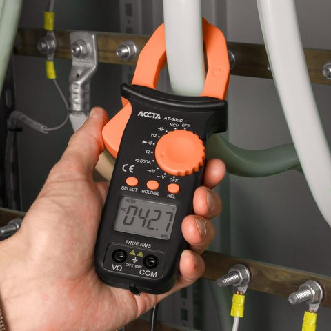 Digital Clamp Meter Accta AT-600C Preview 8