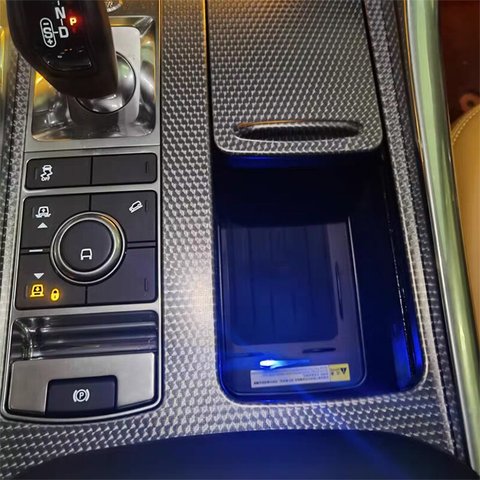 Безпровідна зарядка QI для Land Rover / Range Rover Sport 2018-2021 р.в. Прев'ю 2